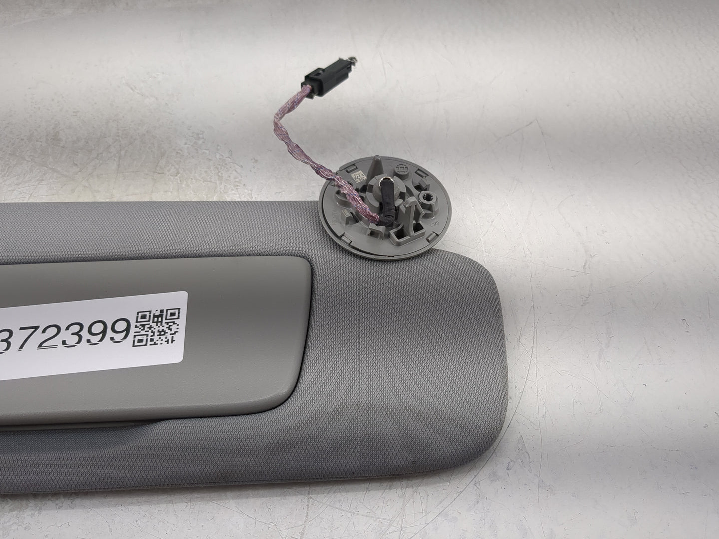 2020-2022 Chevrolet Equinox Sun Visor Shade Replacement Passenger Right Mirror Fits Fits 2020 2021 2022 OEM Used Auto Parts 