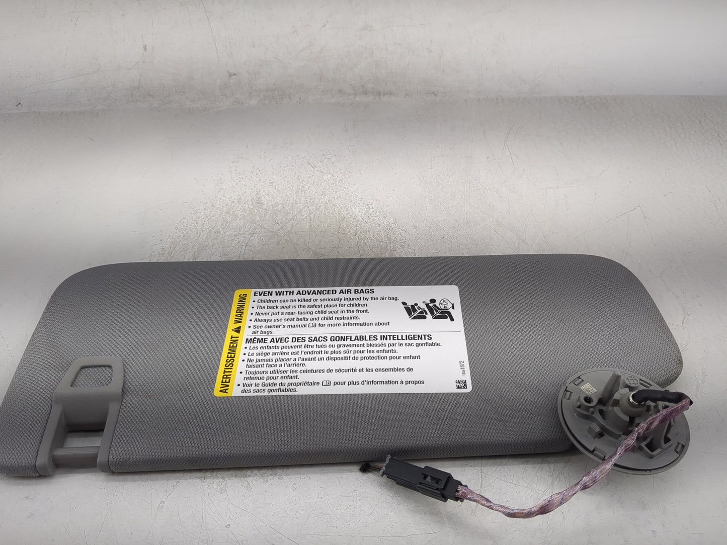 2020-2022 Chevrolet Equinox Sun Visor Shade Replacement Passenger Right Mirror Fits Fits 2020 2021 2022 OEM Used Auto Parts 