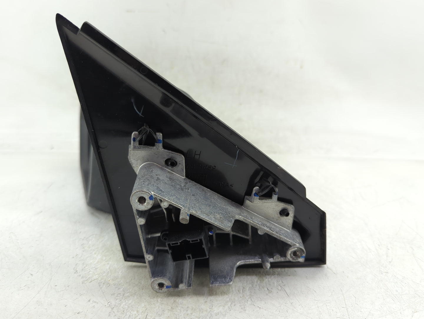 2018-2022 Chevrolet Equinox Driver Side View Mirror - Left Door Mirror OEM Used - Oemusedautoparts1.com