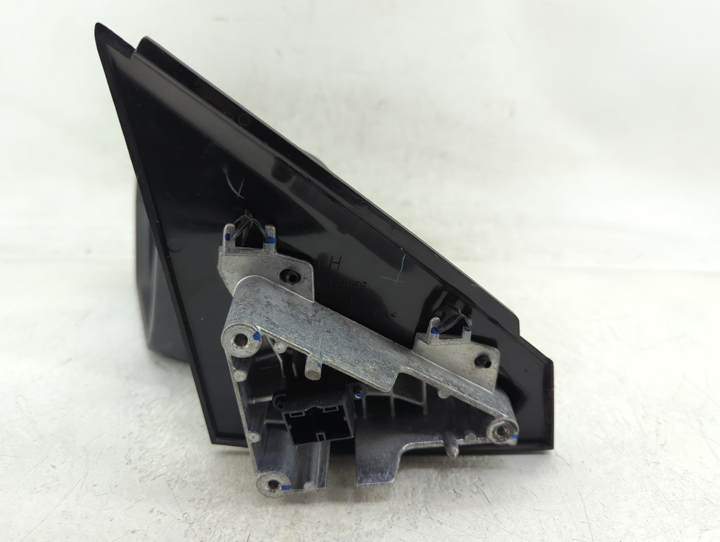 2018-2022 Chevrolet Equinox Driver Side View Mirror - Left Door Mirror OEM Used - Oemusedautoparts1.com