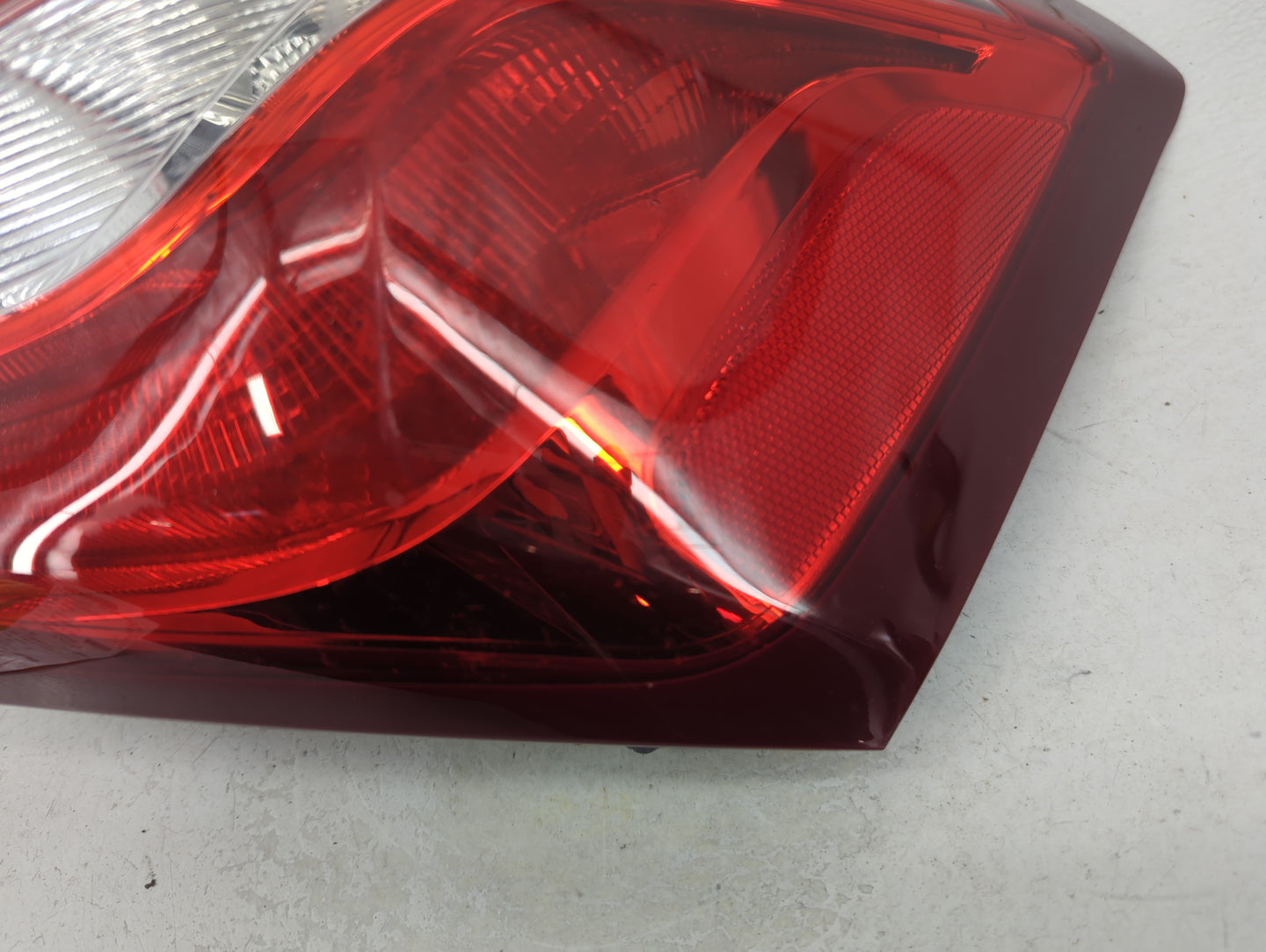 2018-2021 Chevrolet Equinox Tail Light Assembly Passenger Right OEM P/N:812744860 84769836 Fits Fits 2018 2019 2020 2021 OEM