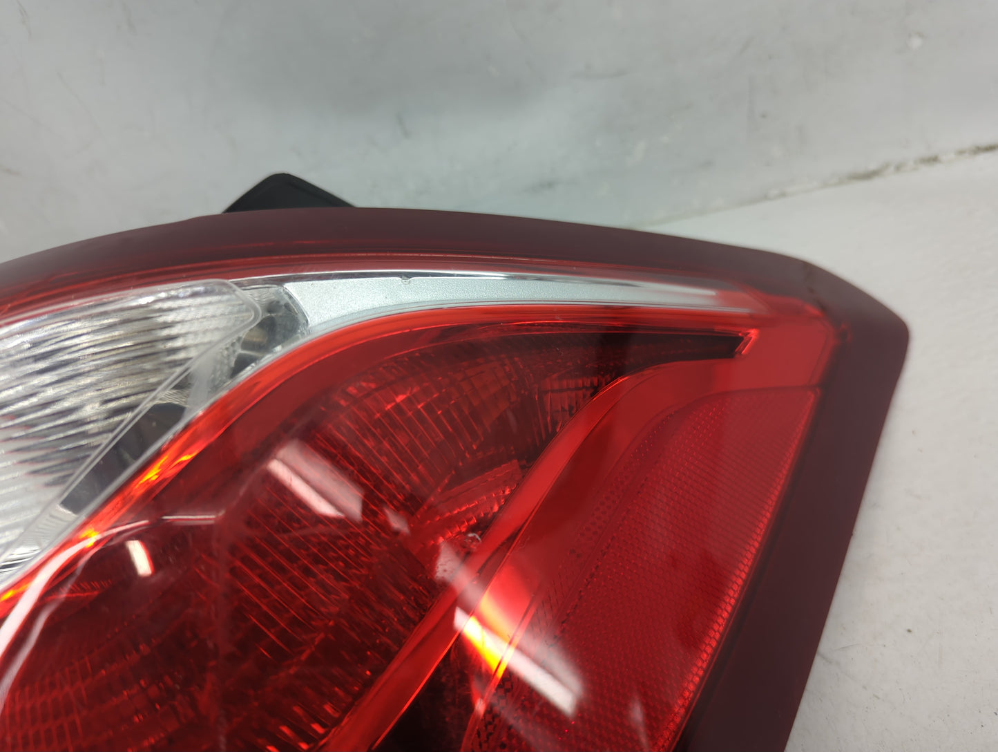 2018-2021 Chevrolet Equinox Tail Light Assembly Passenger Right OEM P/N:812744860 84769836 Fits Fits 2018 2019 2020 2021 OEM