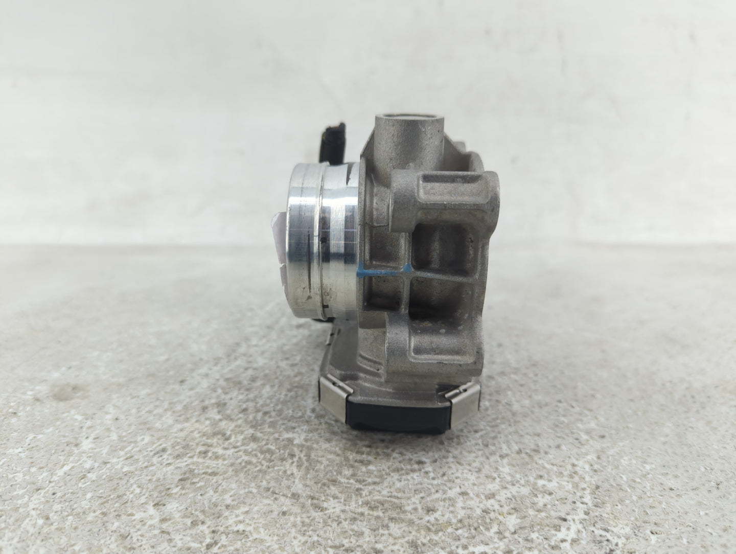 2018-2022 Chevrolet Equinox Throttle Body P/N:12671379AA Fits Fits 2016 2017 2018 2019 2020 2021 2022 OEM Used Auto Parts - 