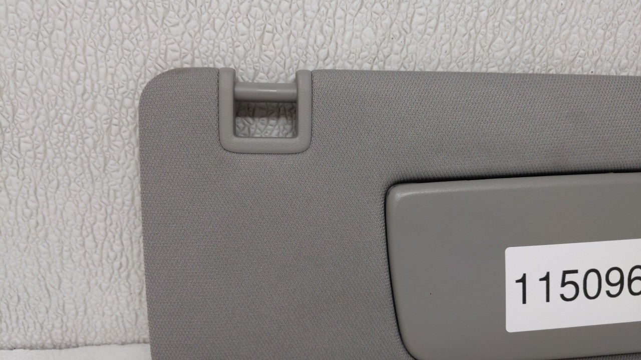 2018-2019 Chevrolet Equinox Sun Visor Shade Replacement Passenger Right Mirror Fits Fits 2018 2019 OEM Used Auto Parts - Oem