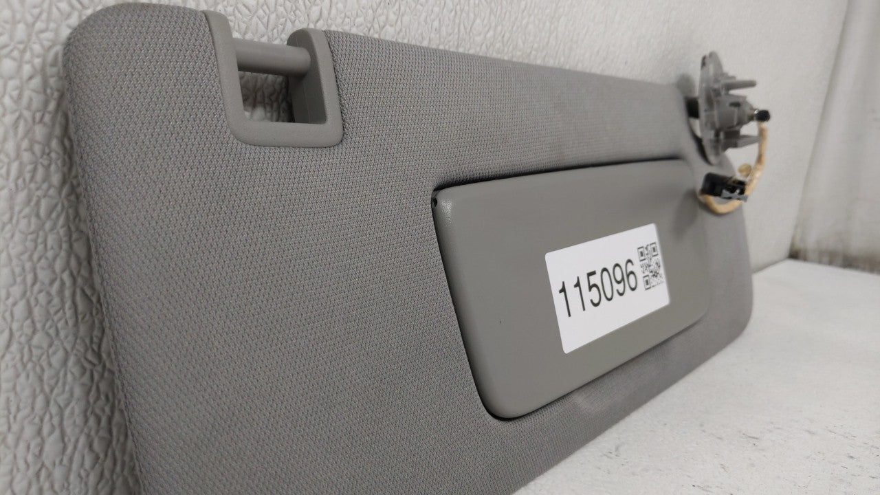 2018-2019 Chevrolet Equinox Sun Visor Shade Replacement Passenger Right Mirror Fits Fits 2018 2019 OEM Used Auto Parts - Oem