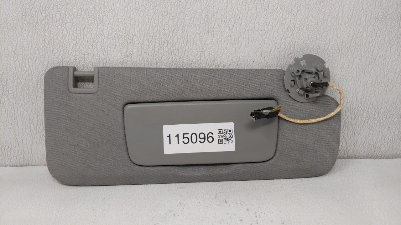 2018-2019 Chevrolet Equinox Sun Visor Shade Replacement Passenger Right Mirror Fits Fits 2018 2019 OEM Used Auto Parts - Oem