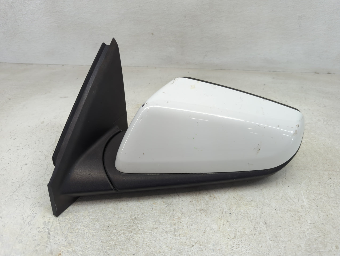 2018-2022 Chevrolet Equinox Driver Side View Mirror - Left Door Mirror OEM Used - Oemusedautoparts1.com