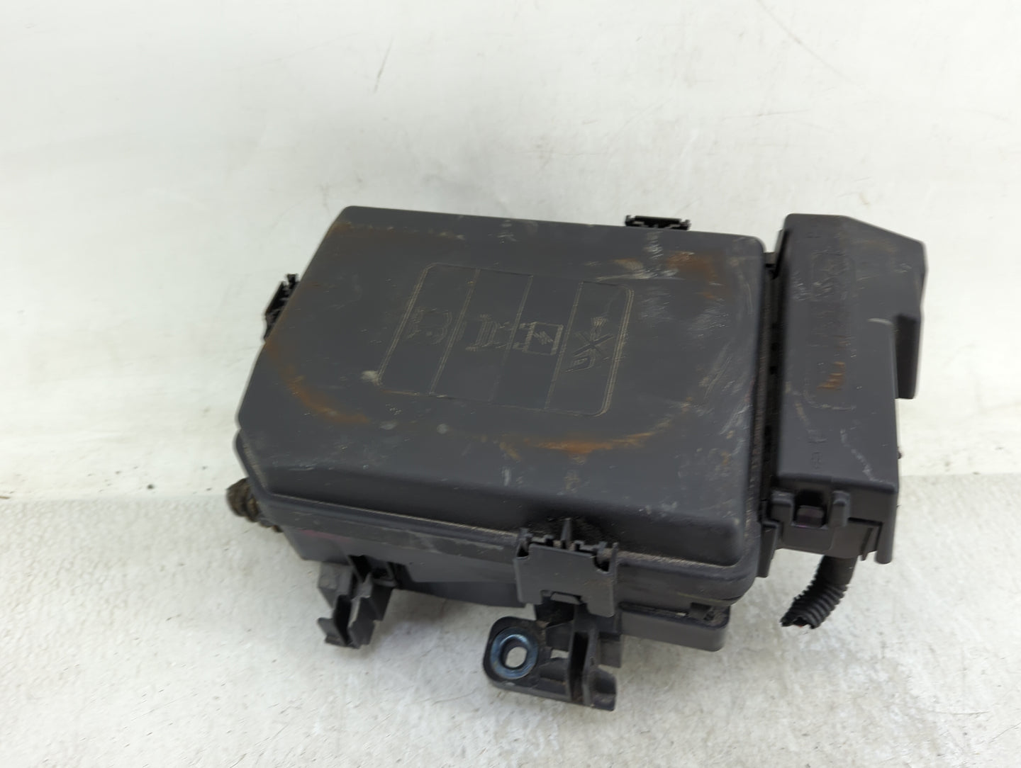 2018-2022 Chevrolet Equinox Fusebox Fuse Box Panel Relay Module Fits Fits 2018 2019 2020 2021 2022 OEM Used Auto Parts - Oem
