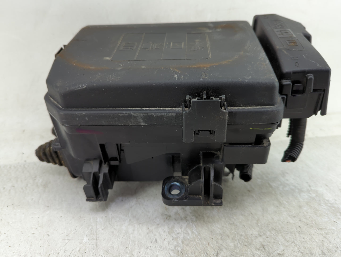 2018-2022 Chevrolet Equinox Fusebox Fuse Box Panel Relay Module Fits Fits 2018 2019 2020 2021 2022 OEM Used Auto Parts - Oem