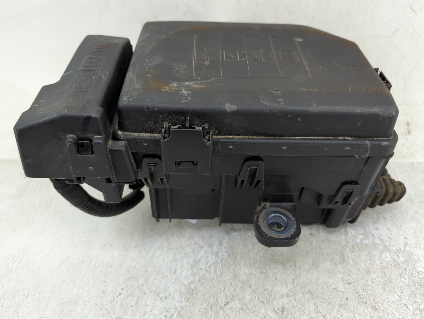 2018-2022 Chevrolet Equinox Fusebox Fuse Box Panel Relay Module Fits Fits 2018 2019 2020 2021 2022 OEM Used Auto Parts - Oem