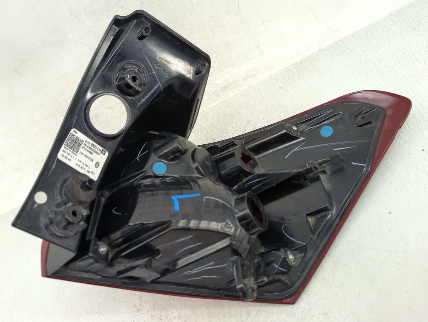 2018-2019 Chevrolet Equinox Driver Left Side Deck Lid Mounted Tail Light - Oemusedautoparts1.com