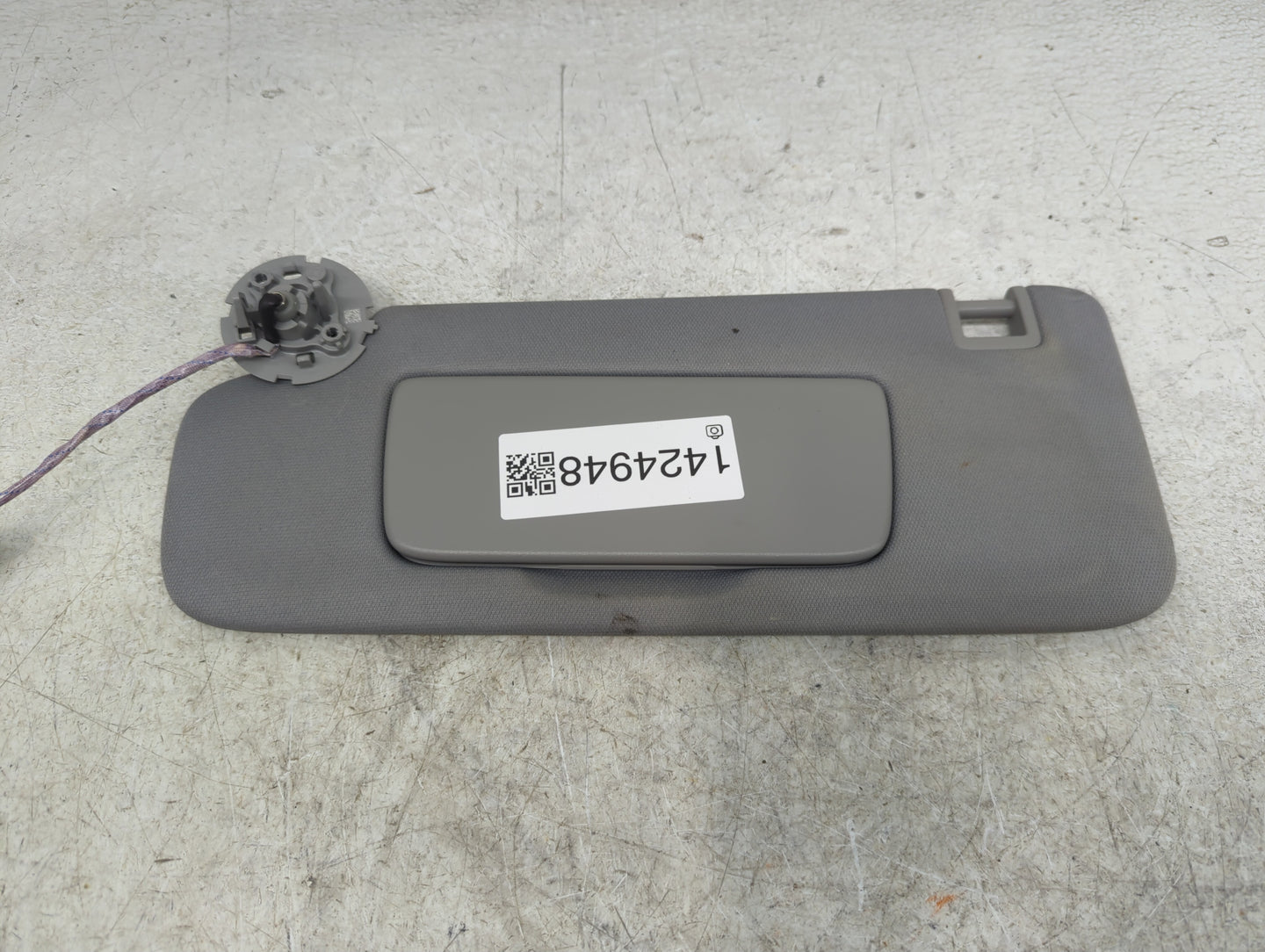 2020-2022 Chevrolet Equinox Sun Visor Shade Replacement Driver Left Mirror Fits Fits 2020 2021 2022 OEM Used Auto Parts - Oe