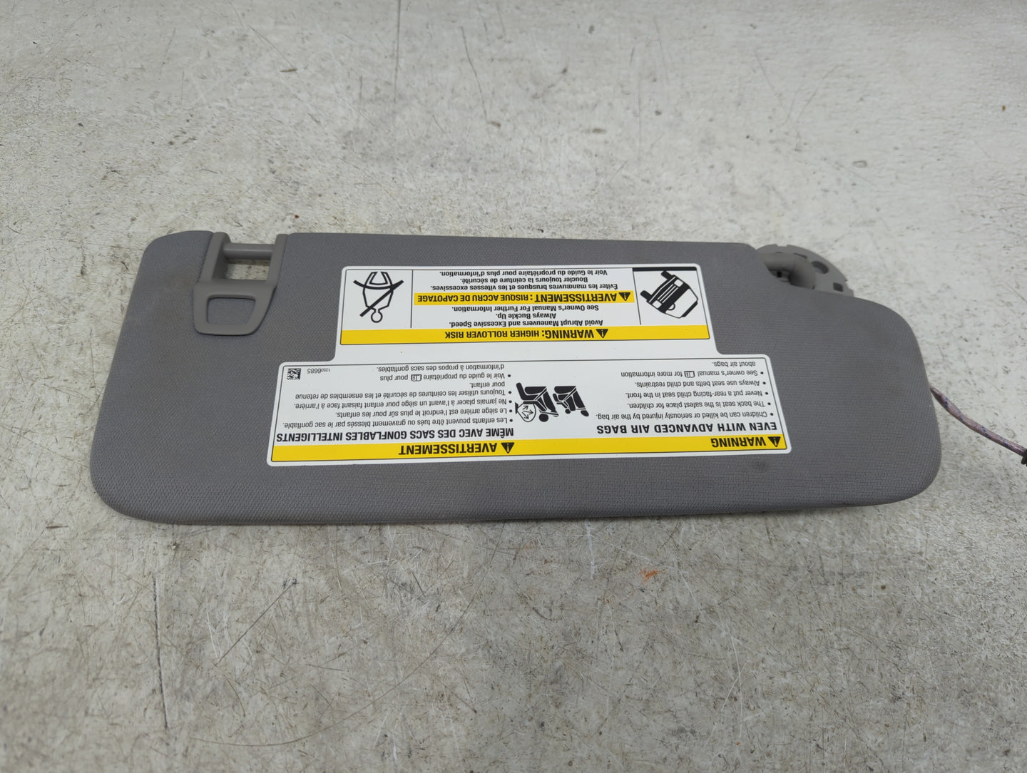 2020-2022 Chevrolet Equinox Sun Visor Shade Replacement Driver Left Mirror Fits Fits 2020 2021 2022 OEM Used Auto Parts - Oe