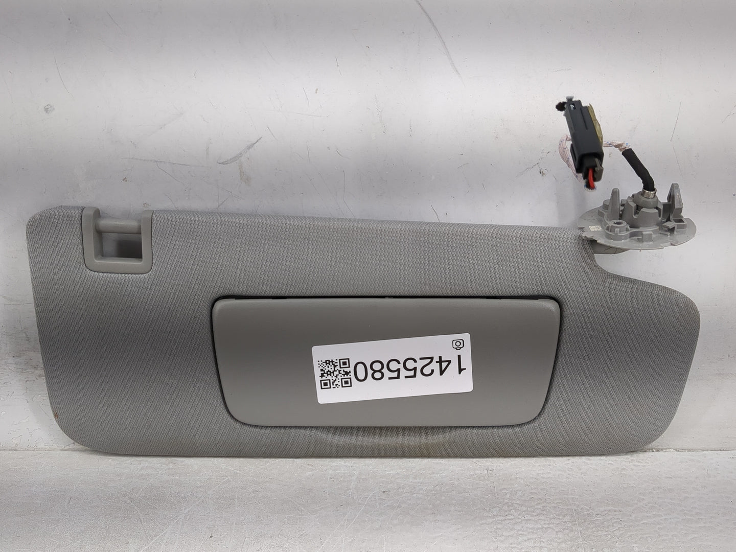 2020-2022 Chevrolet Equinox Sun Visor Shade Replacement Passenger Right Mirror Fits Fits 2020 2021 2022 OEM Used Auto Parts 