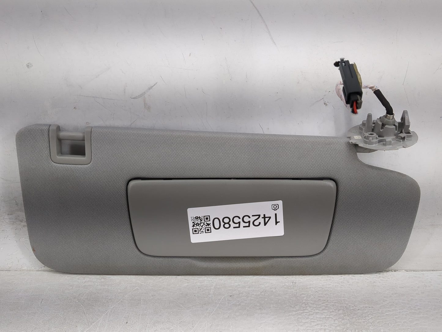 2020-2022 Chevrolet Equinox Sun Visor Shade Replacement Passenger Right Mirror Fits Fits 2020 2021 2022 OEM Used Auto Parts 