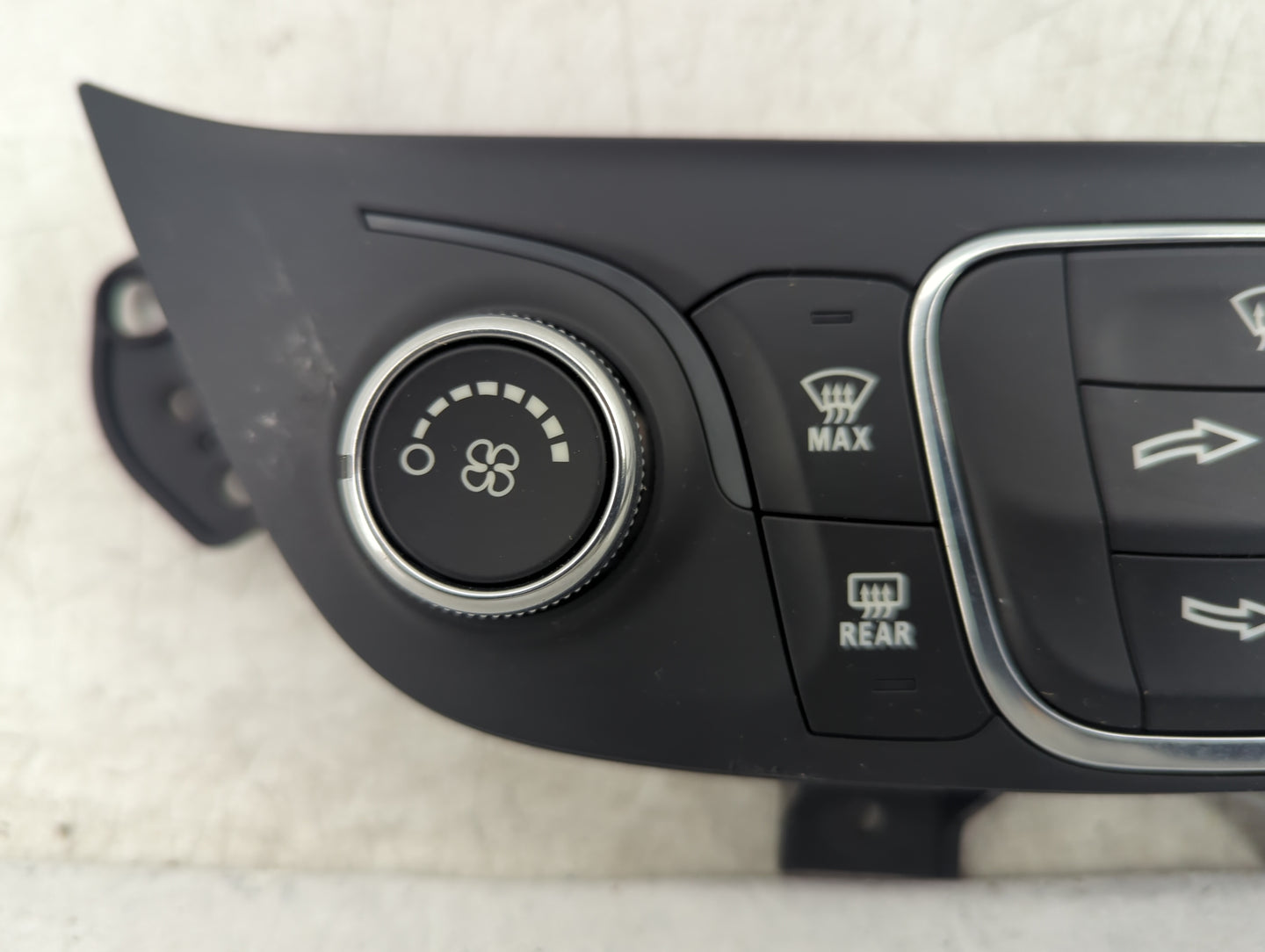 2019-2021 Chevrolet Equinox Climate Control Module Temperature AC/Heater Replacement P/N:84422503 7370200000000X Fits OEM Us