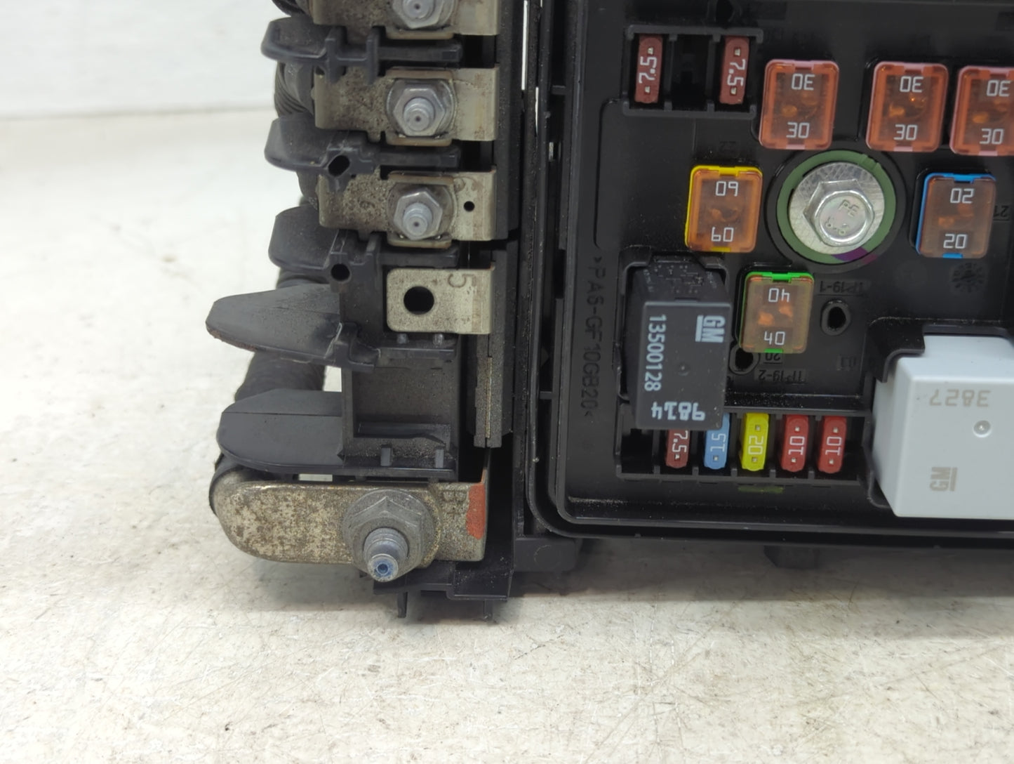 2018-2022 Chevrolet Equinox Fusebox Fuse Box Panel Relay Module P/N:13500128 13500114, 13598349 Fits Fits 2018 2019 2020 202