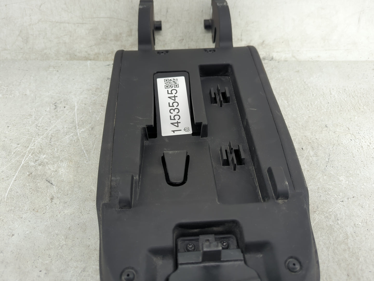 2020 Chevrolet Equinox Center Console Armrest Cover Lid Fits OEM Used Auto Parts - Oemusedautoparts1.com