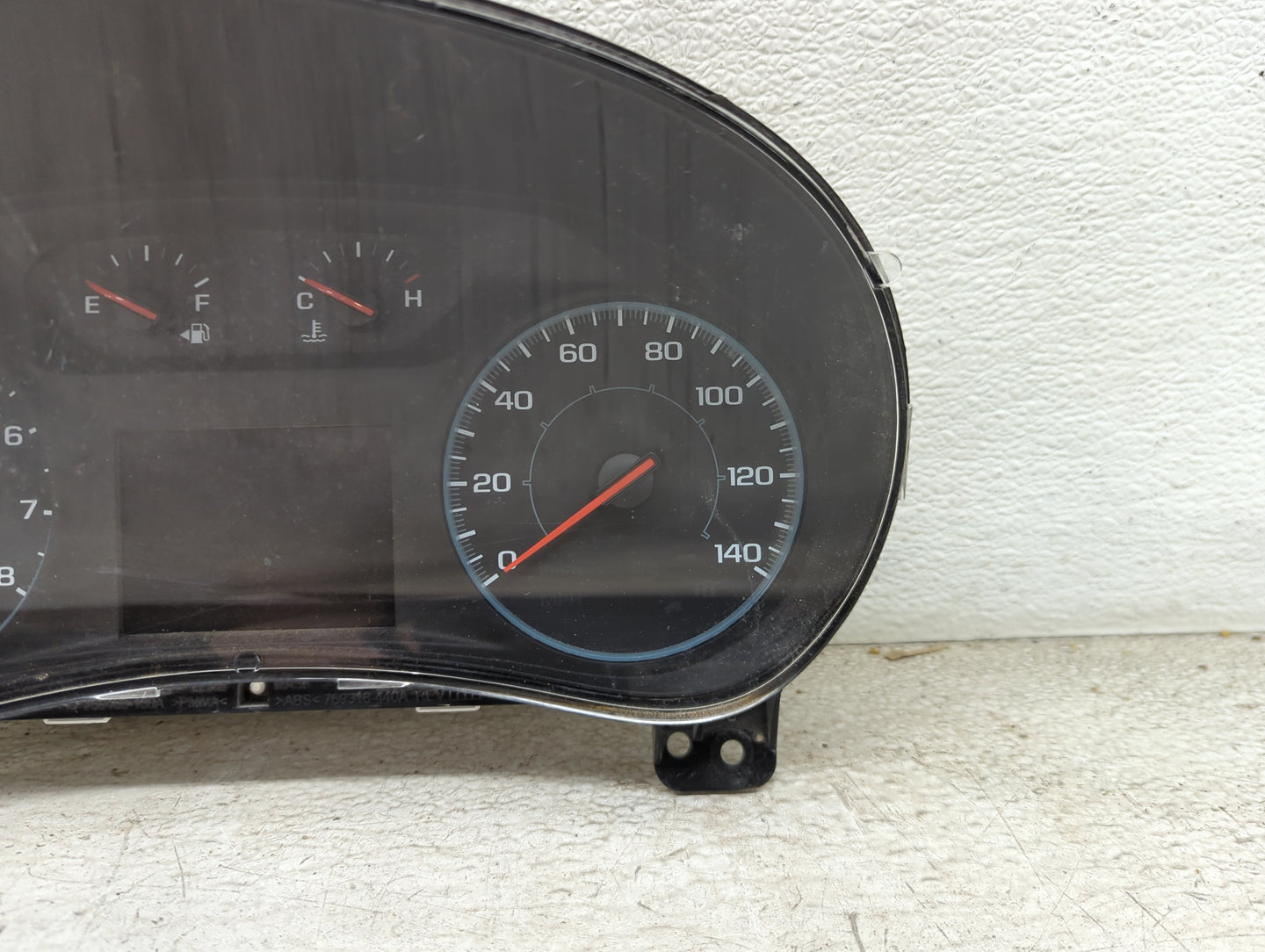 2019-2022 Chevrolet Equinox Instrument Cluster Speedometer Gauges P/N:84625643 Miles: Fits Fits 2019 2020 2021 2022 OEM Used