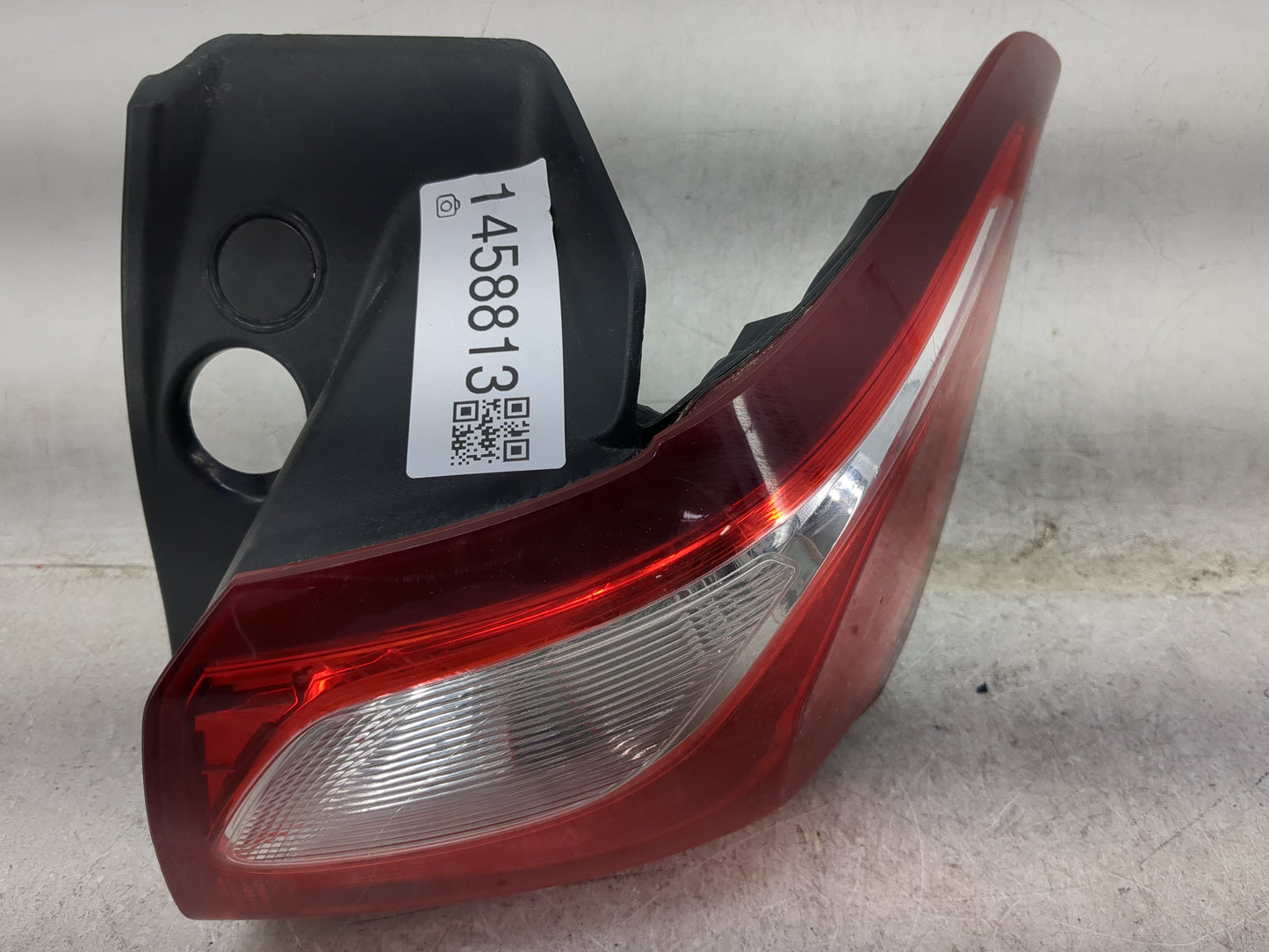 2018-2021 Chevrolet Equinox Tail Light Assembly Passenger Right OEM P/N:84769836 84769836RH Fits Fits 2018 2019 2020 2021 OE