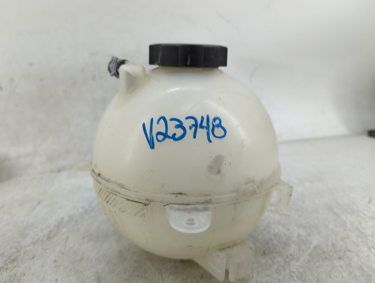 2018 Chevrolet Equinox Radiator Coolant Overflow Expansion Tank Bottle 1459936 - Oemusedautoparts1.com