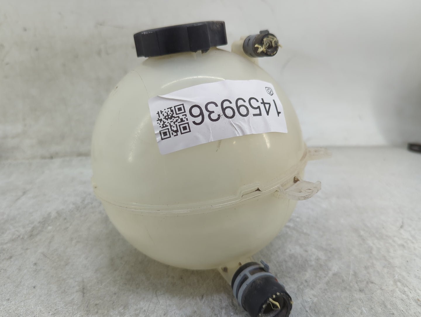 2018 Chevrolet Equinox Radiator Coolant Overflow Expansion Tank Bottle 1459936 - Oemusedautoparts1.com