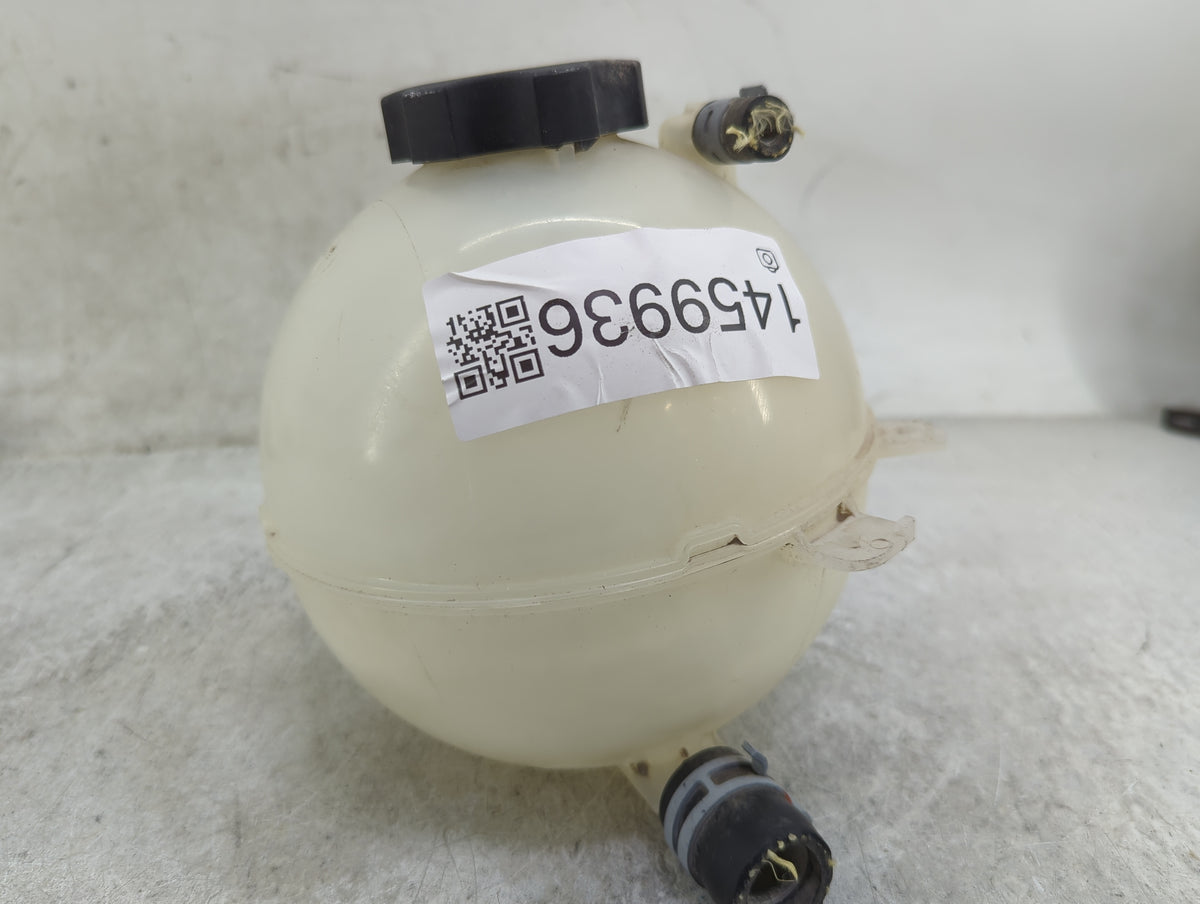 2018 Chevrolet Equinox Radiator Coolant Overflow Expansion Tank Bottle 1459936 - Oemusedautoparts1.com