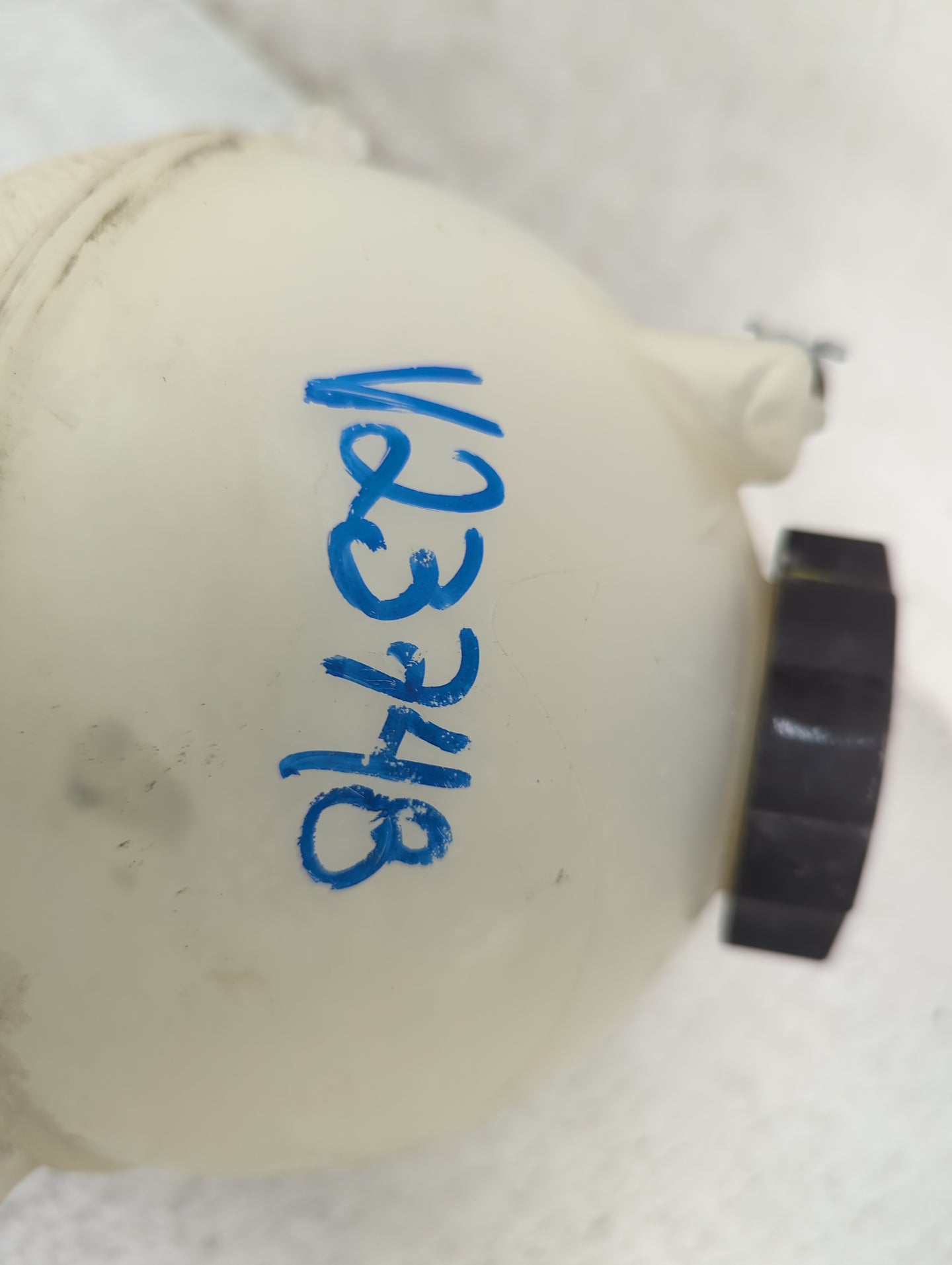 2018 Chevrolet Equinox Radiator Coolant Overflow Expansion Tank Bottle 1459936 - Oemusedautoparts1.com