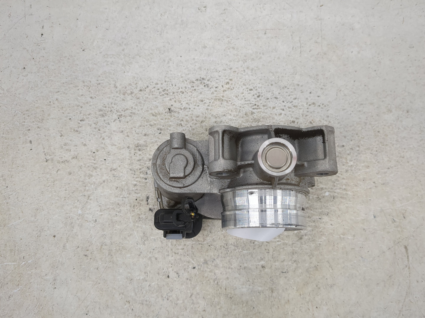 2018-2022 Chevrolet Equinox Throttle Body P/N:12671379AA Fits Fits 2016 2017 2018 2019 2020 2021 2022 OEM Used Auto Parts - 