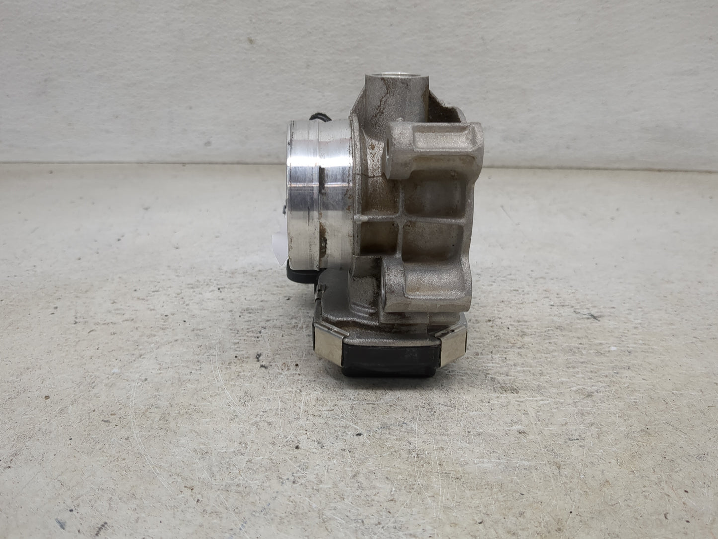 2018-2022 Chevrolet Equinox Throttle Body P/N:12671379AA Fits Fits 2016 2017 2018 2019 2020 2021 2022 OEM Used Auto Parts - 