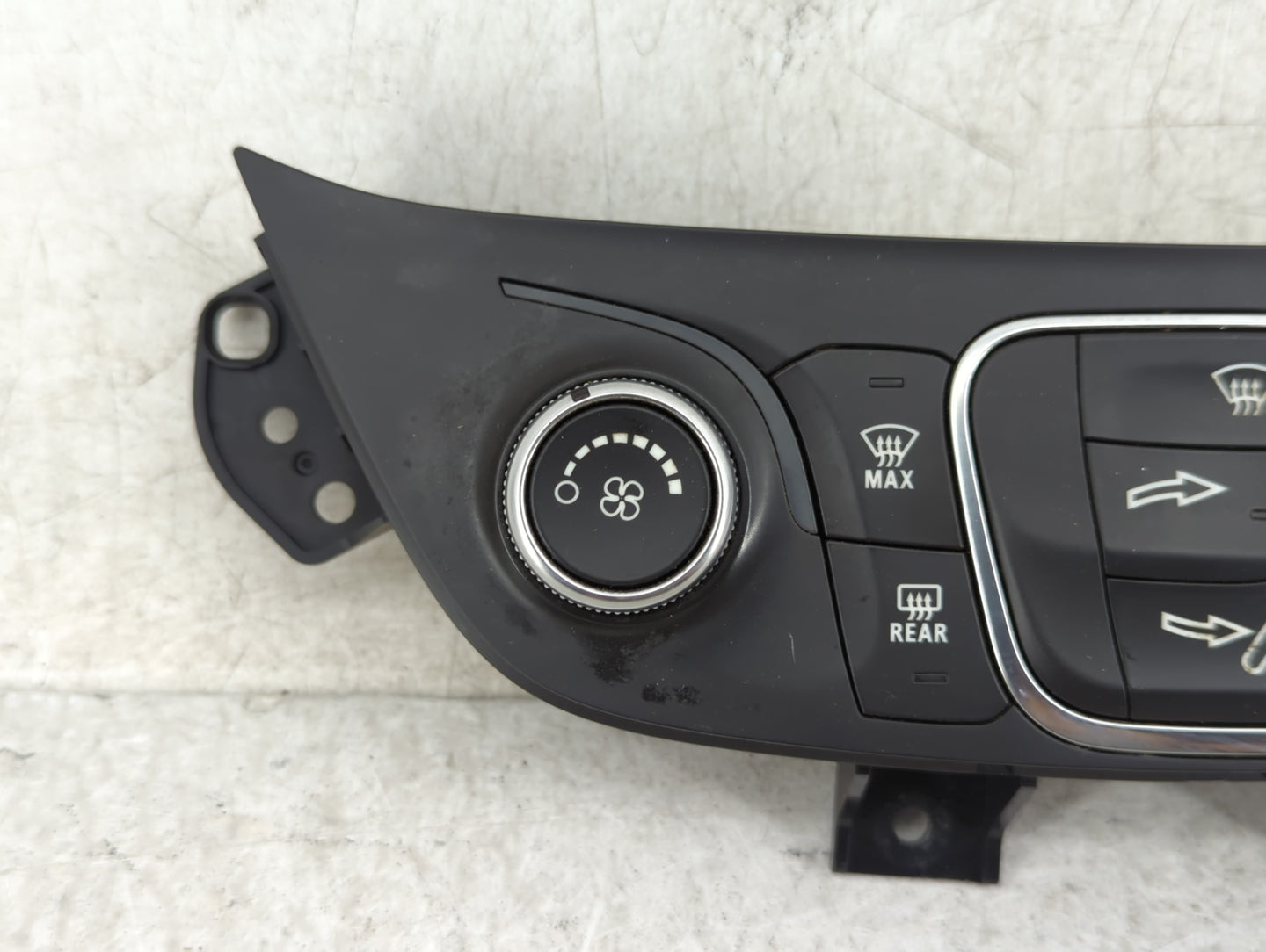 2019-2021 Chevrolet Equinox Climate Control Module Temperature AC/Heater Replacement P/N:84422503 Fits Fits 2019 2020 2021 O