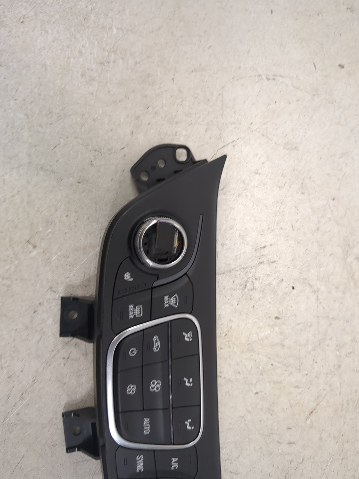 2020-2022 Chevrolet Equinox Climate Control Module Temperature AC/Heater Replacement P/N:84612975 Fits Fits 2020 2021 2022 O