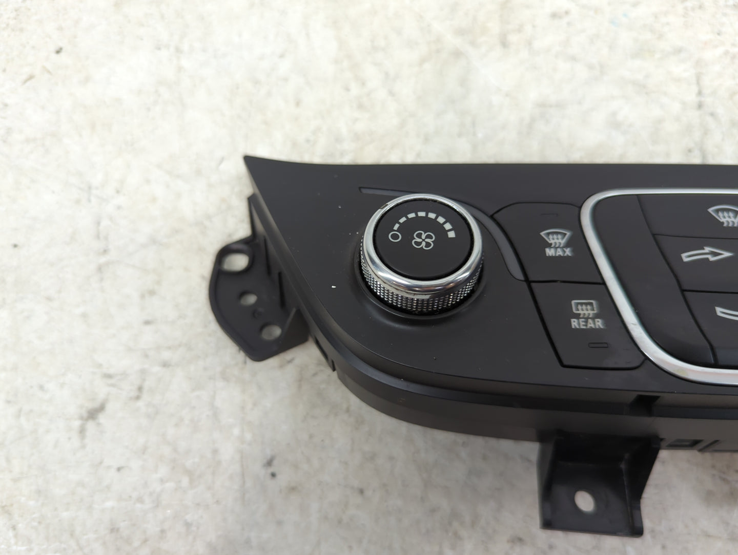 2018-2021 Chevrolet Equinox Climate Control Module Temperature AC/Heater Replacement P/N:84422503 73702000000 Fits OEM Used 