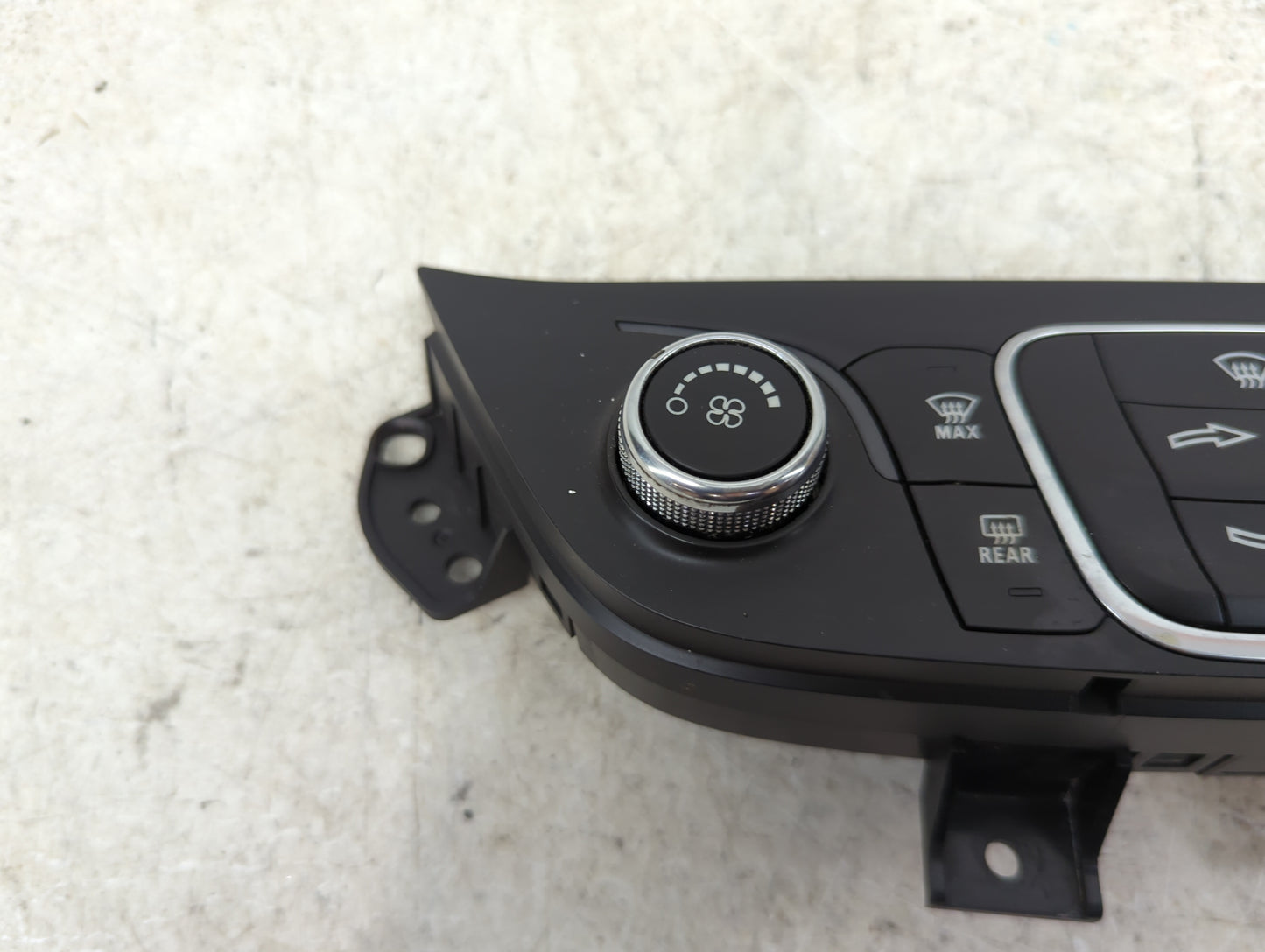 2018-2021 Chevrolet Equinox Climate Control Module Temperature AC/Heater Replacement P/N:84422503 73702000000 Fits OEM Used 