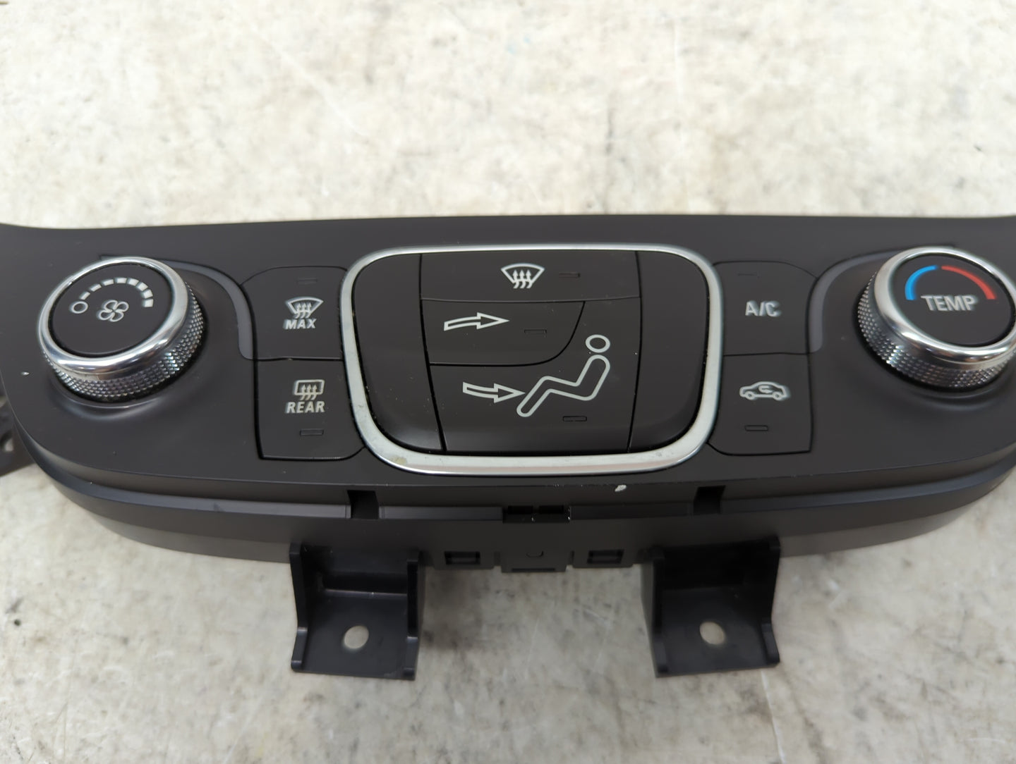2018-2021 Chevrolet Equinox Climate Control Module Temperature AC/Heater Replacement P/N:84422503 73702000000 Fits OEM Used 