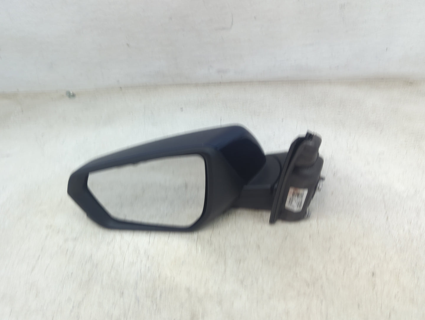 2018-2022 Chevrolet Equinox Driver Side View Mirror - Left Door Mirror OEM Used - Oemusedautoparts1.com