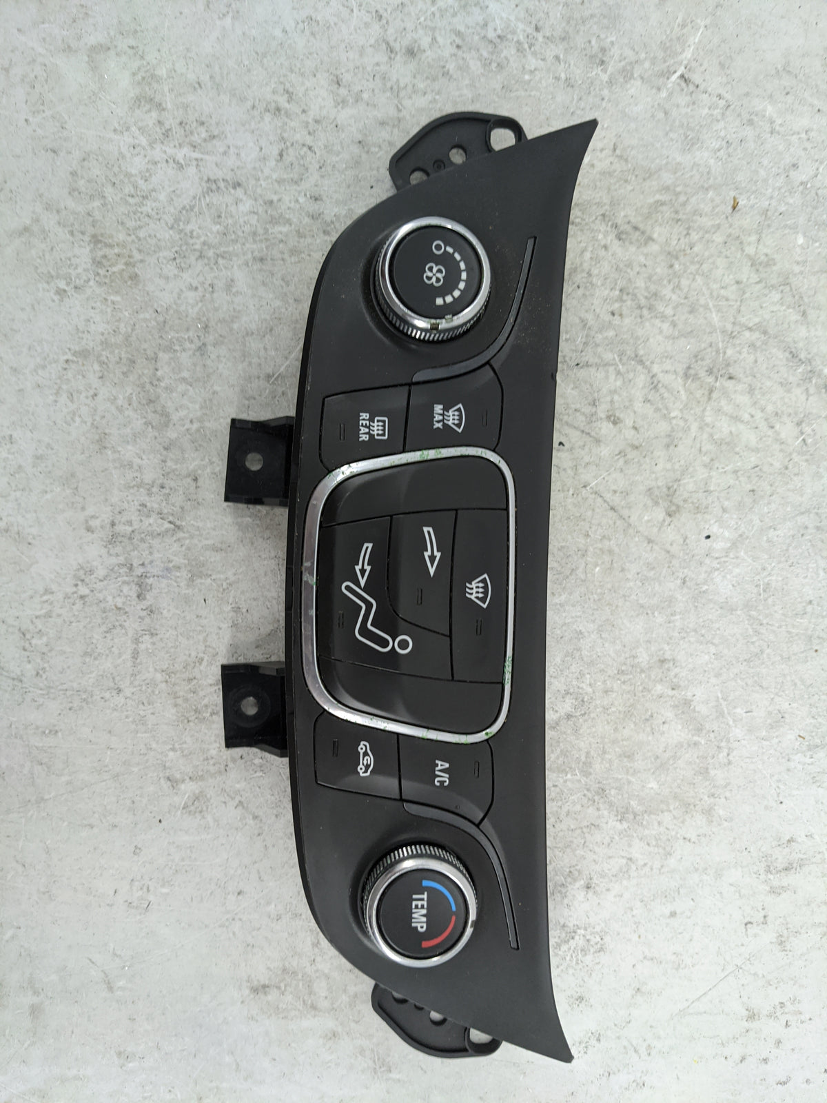 2019-2021 Chevrolet Equinox Climate Control Module Temperature AC/Heater Replacement P/N:84422503 737020000000X Fits OEM Use
