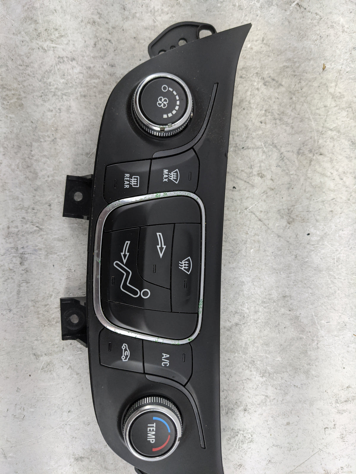2019-2021 Chevrolet Equinox Climate Control Module Temperature AC/Heater Replacement P/N:84422503 737020000000X Fits OEM Use
