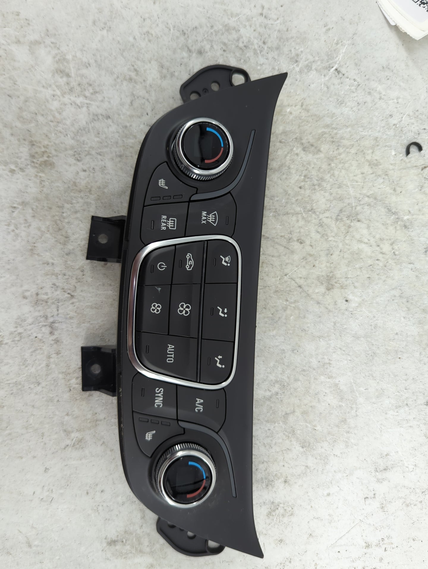 2020-2022 Chevrolet Equinox Climate Control Module Temperature AC/Heater Replacement P/N:84612975 737020000000X Fits OEM Use