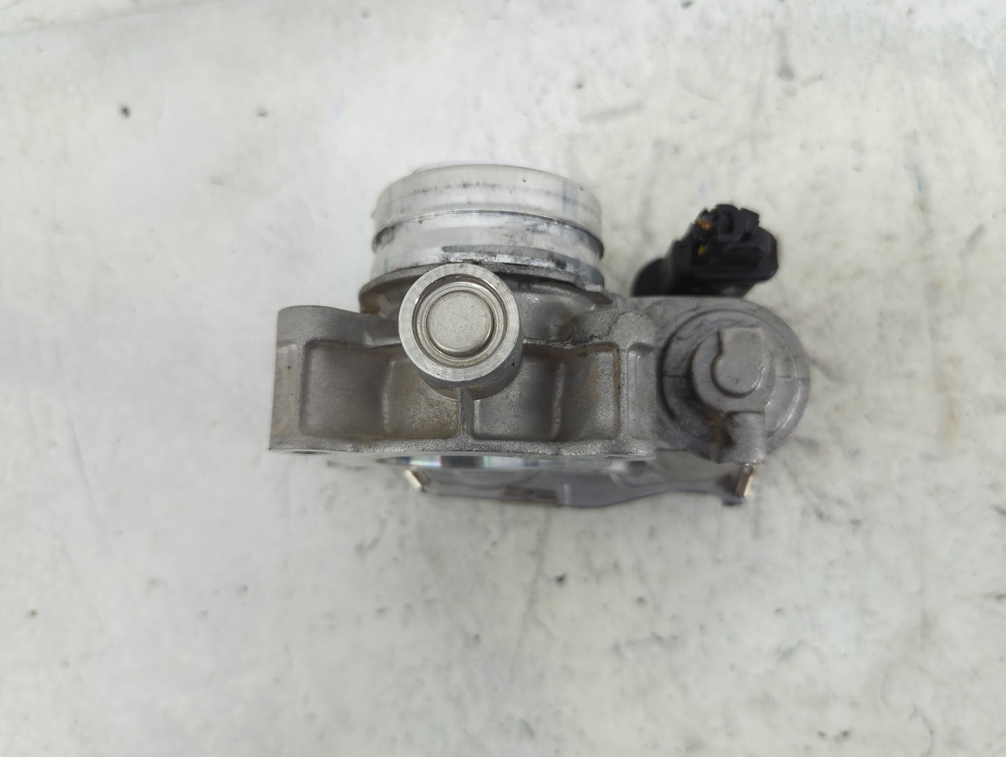 2018-2022 Chevrolet Equinox Throttle Body P/N:12671379AA Fits Fits 2016 2017 2018 2019 2020 2021 2022 OEM Used Auto Parts - 