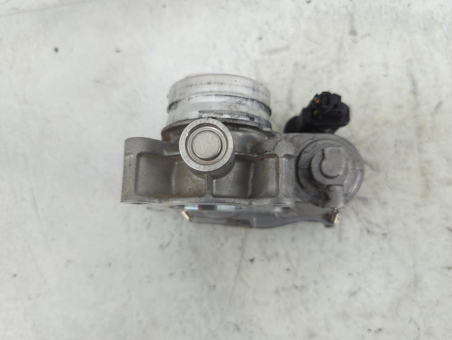 2018-2022 Chevrolet Equinox Throttle Body P/N:12671379AA Fits Fits 2016 2017 2018 2019 2020 2021 2022 OEM Used Auto Parts - 