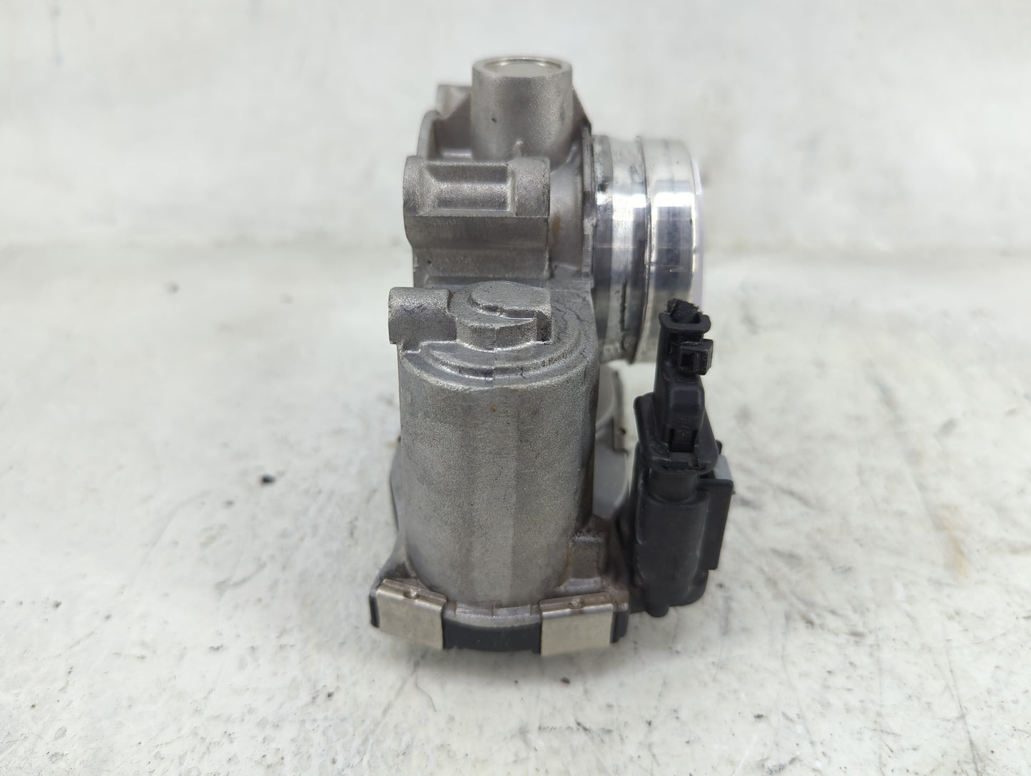 2018-2022 Chevrolet Equinox Throttle Body P/N:12671379AA Fits Fits 2016 2017 2018 2019 2020 2021 2022 OEM Used Auto Parts - 