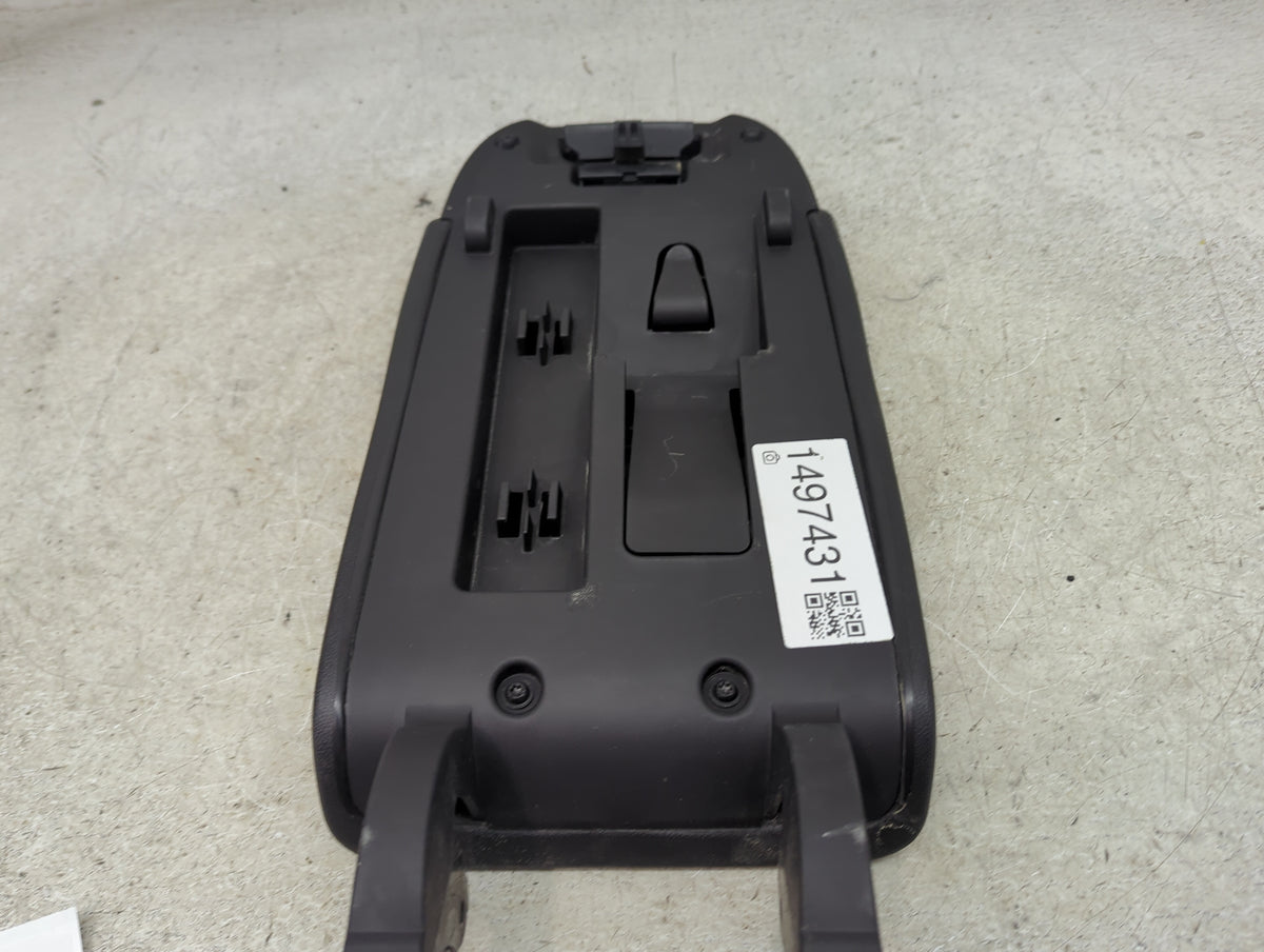 2018-2022 Chevrolet Equinox Center Console Armrest Cover Lid P/N:0920PE0 DN19154 Fits Fits 2018 2019 2020 2021 2022 OEM Used
