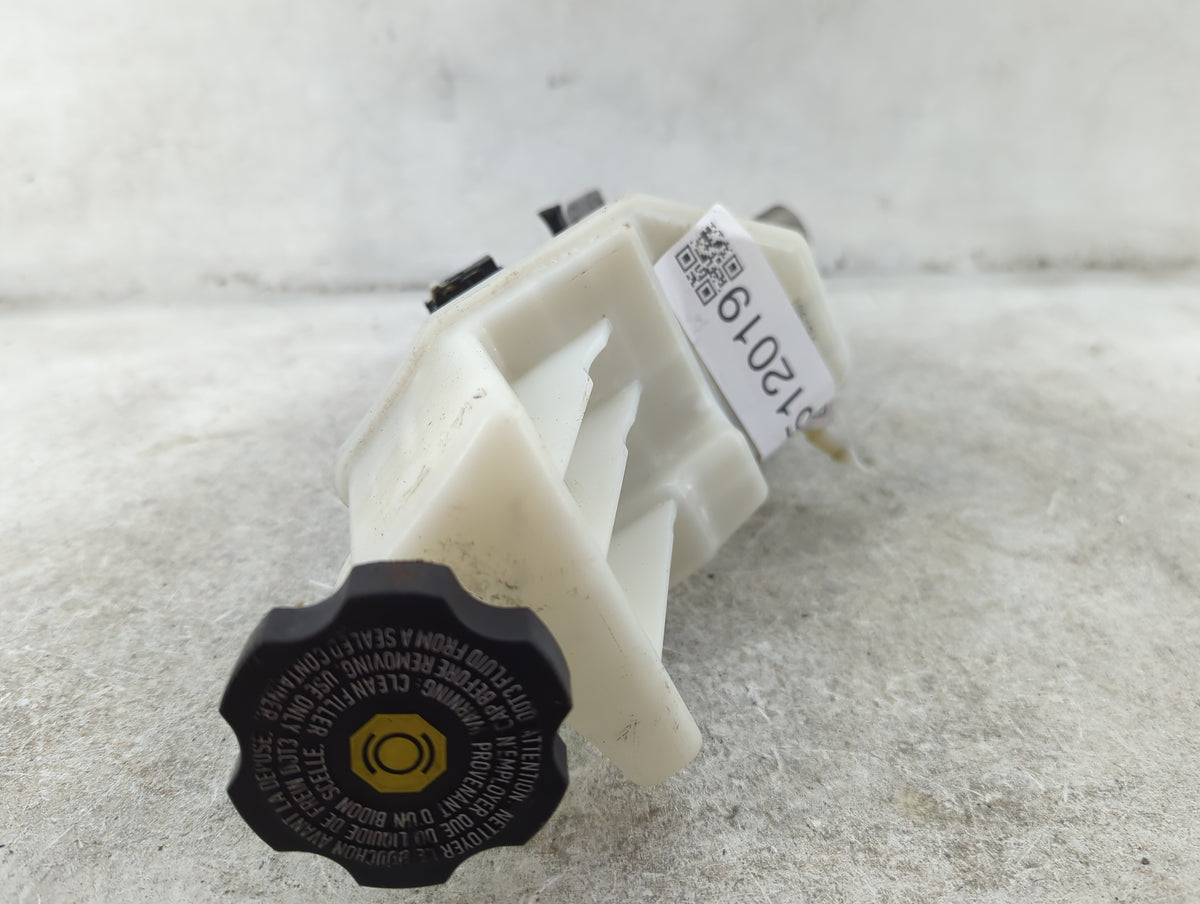 2018-2022 Chevrolet Equinox Brake Master Cylinder 1512019 - Oemusedautoparts1.com