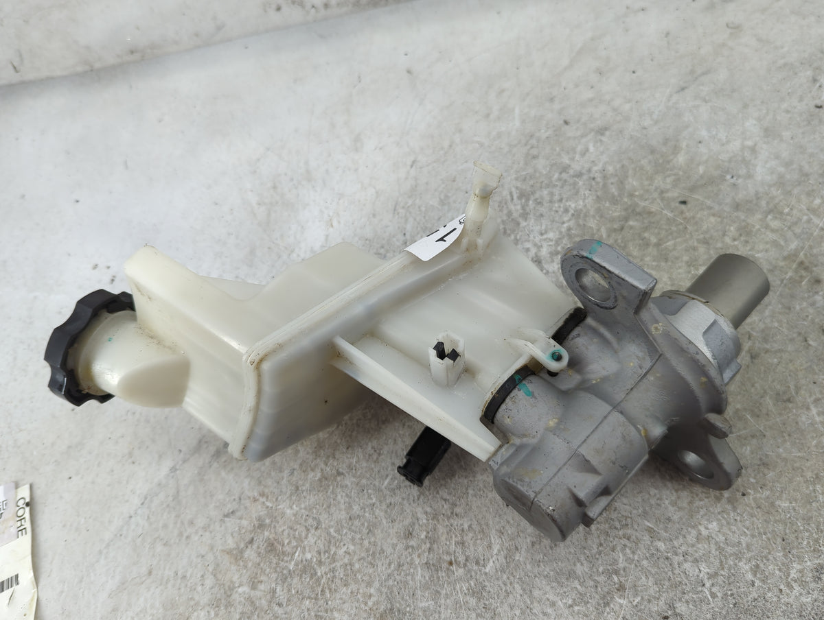 2018-2022 Chevrolet Equinox Brake Master Cylinder 1512019 - Oemusedautoparts1.com