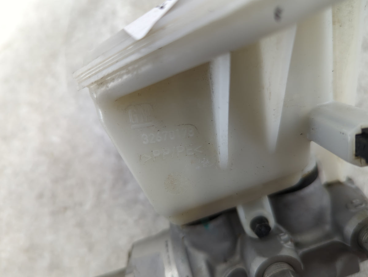 2018-2022 Chevrolet Equinox Brake Master Cylinder 1512019 - Oemusedautoparts1.com