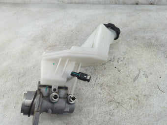compare product 2018-2022 Chevrolet Equinox Brake Master Cylinder 1515644