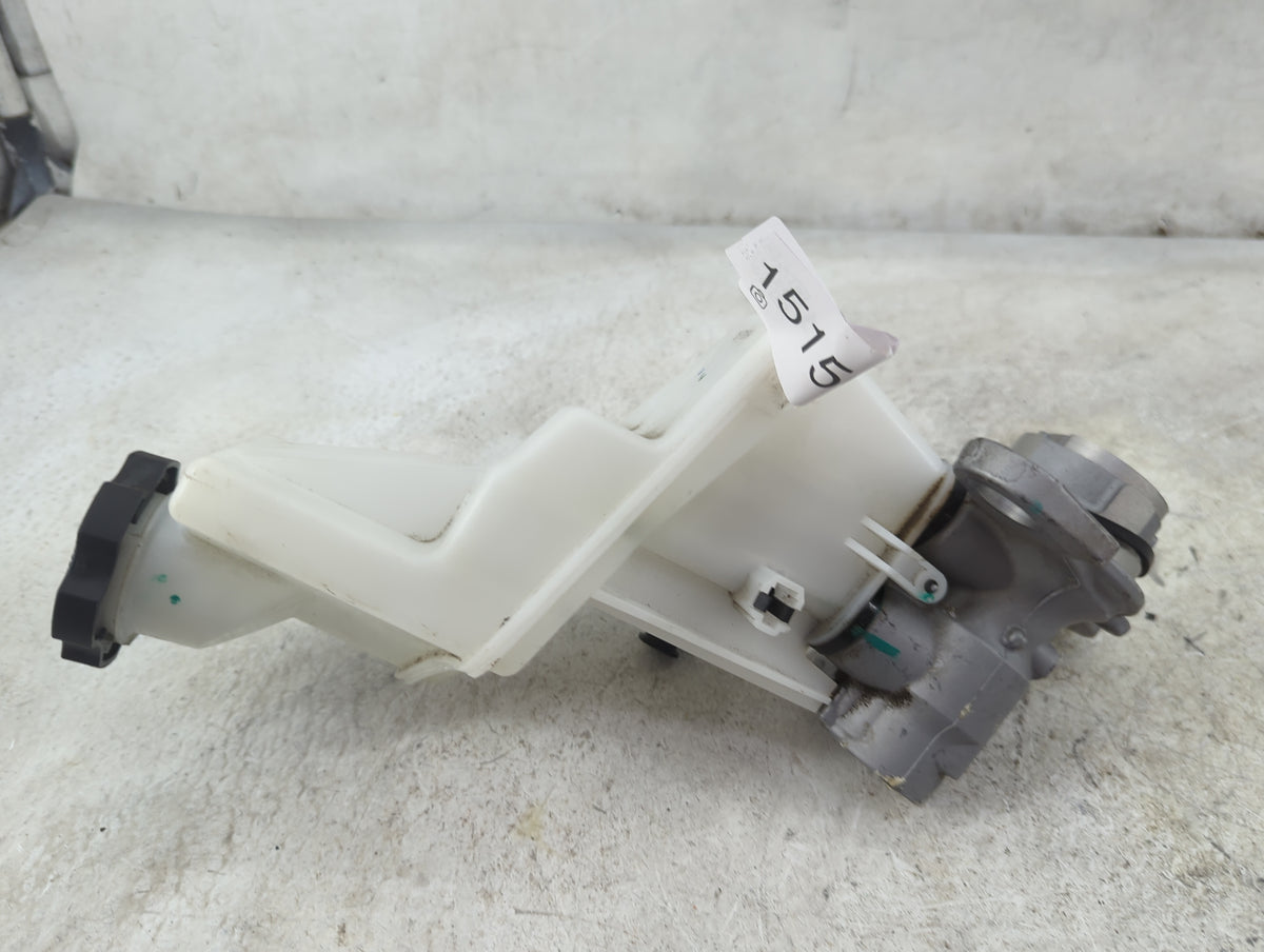 2018-2022 Chevrolet Equinox Brake Master Cylinder 1515644 - Oemusedautoparts1.com