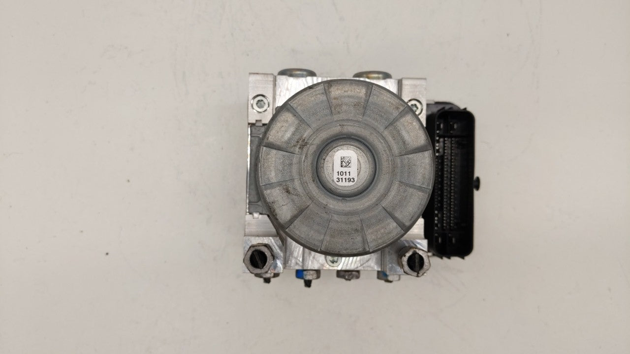 2020-2022 Chevrolet Equinox ABS Pump Control Module Replacement P/N:84825144 Fits Fits 2020 2021 2022 OEM Used Auto Parts - 
