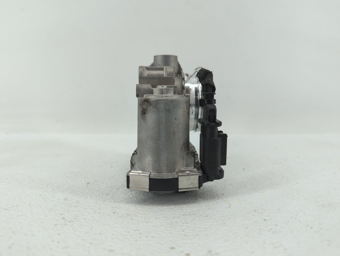 2018-2019 Chevrolet Equinox Throttle Body P/N:12671379AA Fits Fits 2016 2017 2018 2019 OEM Used Auto Parts - Oemusedautopart